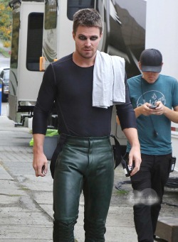 outoftheclosetshipper:  itsarrowbaby:  sue-78:    Stephen Amell