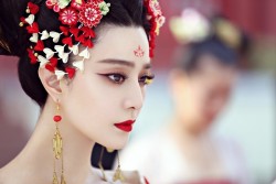 literallyadramaqueen:  The Empress of China <武则天>