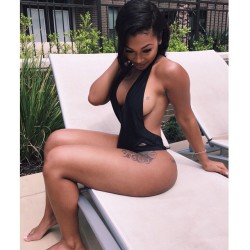 bombshellbootys:  Miracle Watts