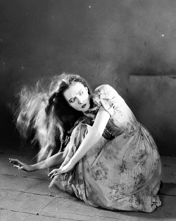  Lillian Gish ~ The Wind (1928) 