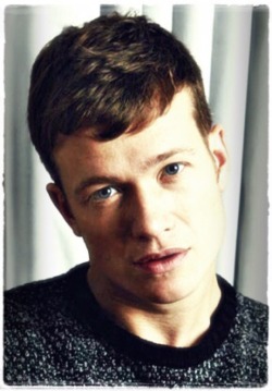 ed-speleers-addicts:  Allo the photos for the lady issue Of Apollo