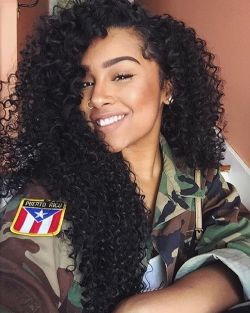 worldsbaddest:  igcurls:  @theanayal8ter  ×•×•× 🍉