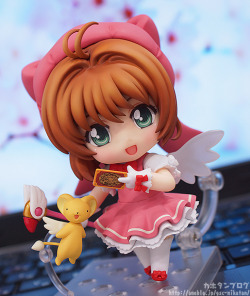 Nendoroid Sakura Kinomoto -source- She finally come!!!! >.<