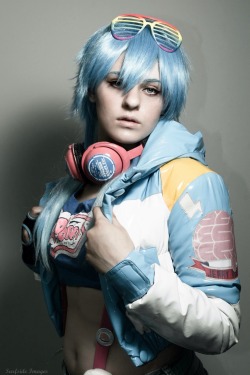 strawberry-spheal:  Shot of my Stripper Aoba from Anime Expo.
