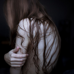 psitskayla:  pain by laura makabresku on Flickr. 