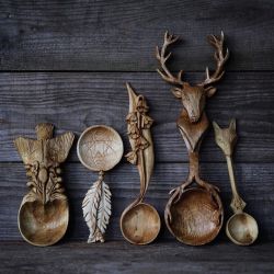 voiceofnature:Amazing woodcarved spoons by Giles Newman. He resides