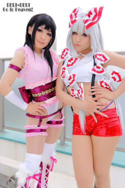 girlwhowearpantyhoseincosplay:  Hekii Nana and Kobayakawa Saiko