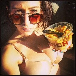 Whole pint of mac &amp; cheese for the ride home. #allmine #dontjudge #okigavethaliasome #woodranchiloveyou #cleavage