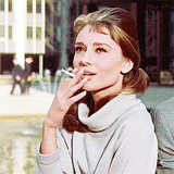 omeolife:  Holly Golightly - Breakfast at Tiffany’s (1961)