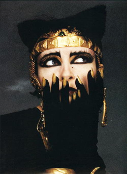 lilynorton:  Derek Ridgers,  Siouxsie Sioux as Bastet, the Egyptian