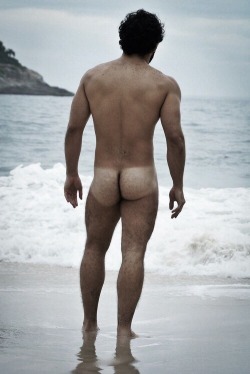 hairyonholiday:  For MORE HOT HAIRY guys- Check out my OTHER Tumblr page: http://www.http://yummyhairydudes.tumblr.com/ 