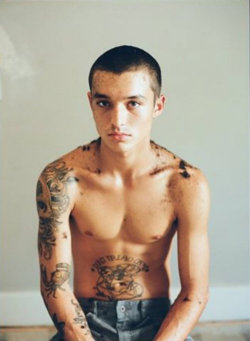 skinheadbabes:  http://skinheadbabes.tumblr.com/ 