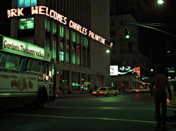 vivienvalentino: New York streets at night. TAXI DRIVER1976 | Martin