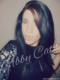 abbycatsuk:  Black Lace Dress - AbbyCatsUK Here are all the decent