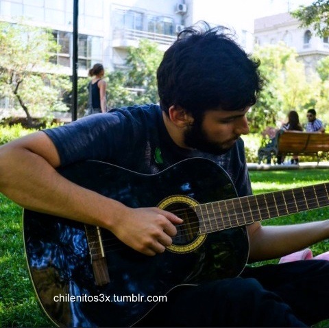 chilenitos3x:  Hernan, 20 años. Pendejo músico con una rica verga. Santiago