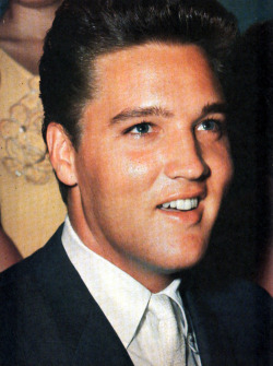 the-golden-ray:  Thank you, Elvis. Thank you for your music.