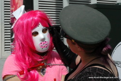  More “makeup” please, mistress!http://www.aliceinbondageland.com