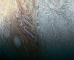 fuckyeahfluiddynamics:Jupiter’s atmosphere is fascinatingly