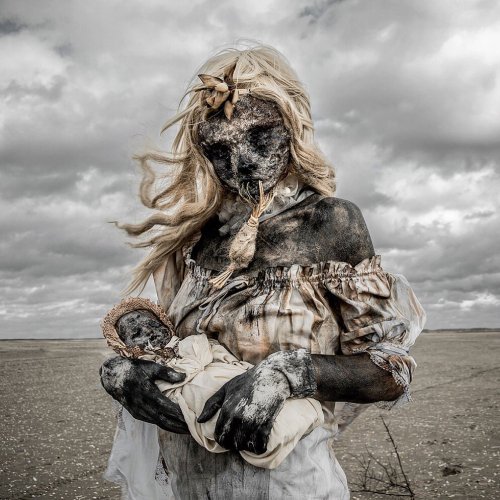 nevver:  Apocalypse whenever, Mothmeister