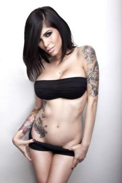 tattgirlstits:  Cami Li
