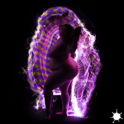 Light wave silhouette with @unskinnyshero  #lightpainting #longexposure