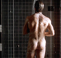 famousmaleexposed:  Christian Bale naked in “American Psycho”