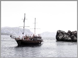 socialfoto:Walking in the Aegean Sea by khl_alex #SocialFoto