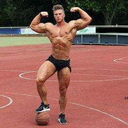 whitepapermuscle:Edgars Snepsts