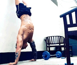 anothersexualrevolution:  someharmindreaming:  ..  Ooh so strong!