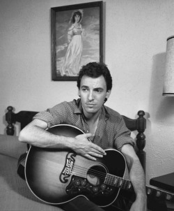 goodbyetoromance:  Bruce Springsteen, Nebraska #12, 1982.  ©