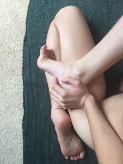 naked-yogi: ballerina feet email me at nude.yogini@gmail.com