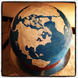 grantdmckenzie:  Earth #cake at the #UCSB #geography #holidayparty