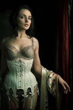 lace-me-tighter:  “Scarlett” Bra by Rosa Faia Corset by Dark