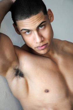 brotherbro:  savvyifyanasty:  twistandturns:  ANTHONII 5   >