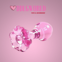 ddlgworldshop:    Our dazzlingly cute pink glass flower petal