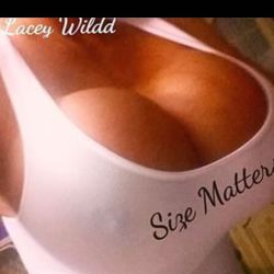 instahotsangfroid:  @pornotetonas : Powerful cleavage of @LaceyWildd 