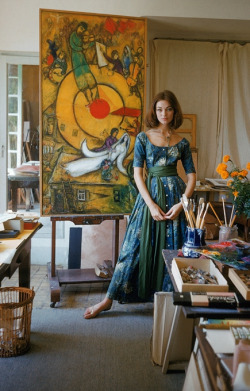 retroluxe:  Ivy Nicholson in Marc Chagall’s Venice studio by