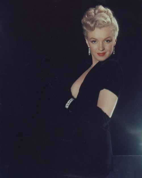 perfectlymarilynmonroe:  Marilyn Monroe photographed by Ed Clark,