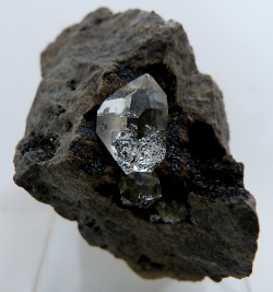 rockon-ro:    Herkimer Diamond QUARTZ (Silicon Dioxide) crystal