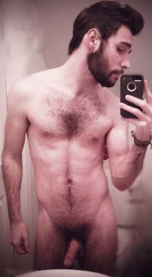 sextinguys:  the-iant:  Selfie :)  Anthony Hudson just loves