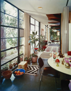 jonasgrossmann:julius shulman… charles eames at the eames house,