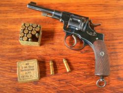 gun-gallery:  Swedish 1887 Nagant - 7.5mm M/87