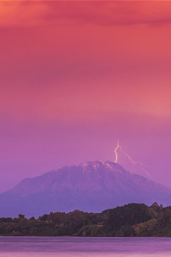 mstrkrftz:  Volcán Calbuco Lightning | Francisco Negroni