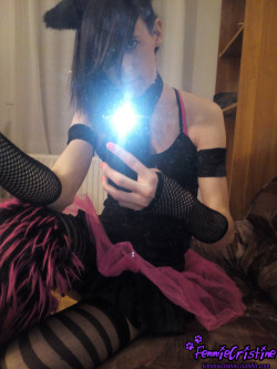 Mirror selfie in my new industrial pink & black dance wear