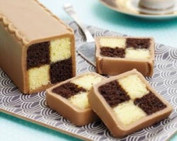 thecakebar:  Mini Marzipan Chocolate Battenberg Cake Mini Marzipan