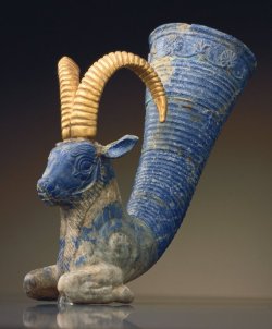 historyarchaeologyartefacts: Rhyton in the shape of a mountain