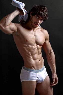 alon-gabbay-fitness:  Nick Manzoni[Fitness as Art-Form] http://alon-gabbay-fitness.tumblr.com