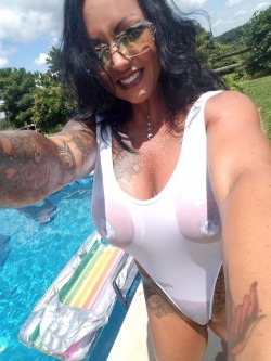 pussyconnoisseur6996:  Titty Tuesday 7 😗 - Tatted MILF Ashton