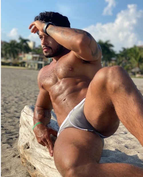 THE JUICY LATIN COCKS