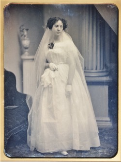 dusty-musty-obsolete:  An untitled daguerreotype c. 1851-1854 